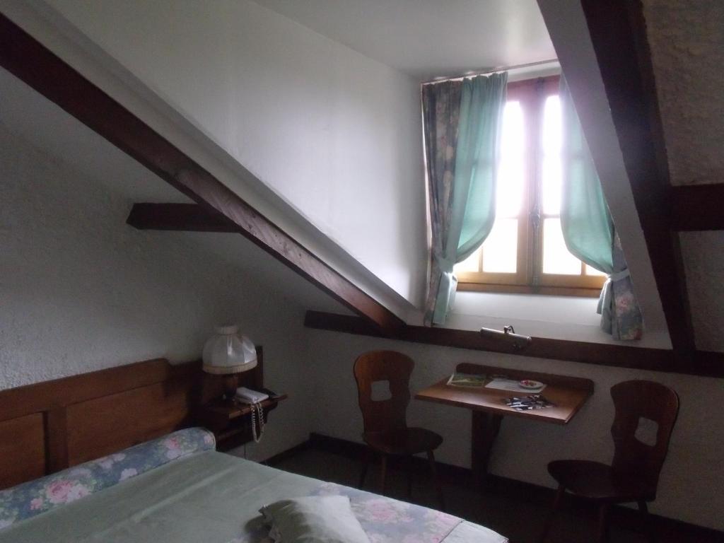 Hotel Restaurant L'Ecluse Antonne-et-Trigonant Bilik gambar